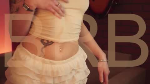 elliecutes online show from October 10, 8:31 am