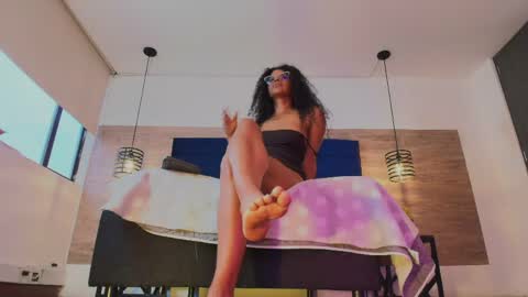 elliee_alves online show from April 15, 7:58 pm
