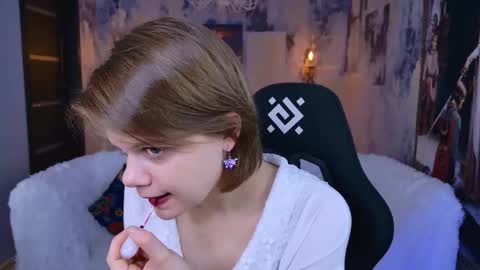 elliemurler online show from November 26, 9:28 am