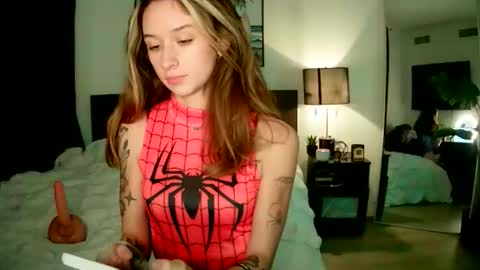 elliexoxoa online show from February 5, 12:58 am