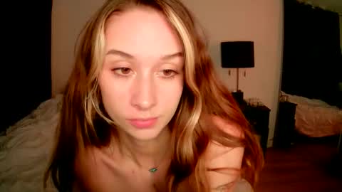 elliexoxoa online show from January 18, 3:48 am