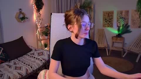 Elli online show from March 26, 11:15 am