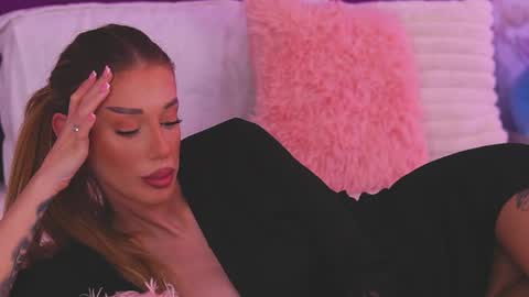 EllinaNuria online show from March 28, 9:43 am