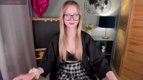 elliup online show from October 13, 8:27 am