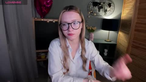 elliup online show from October 12, 1:31 am