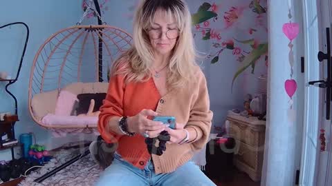 Snapshot of ells_palace chatting on January 25, 6:13 pm Ella Bella Bo Bella online show from January 25, 6:13 pm