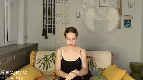 elly_ary online show from January 13, 9:33 pm