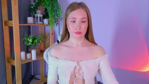  Elly  online show from May 23, 3:46 am