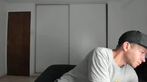 elnenedearg online show from March 25, 12:50 am