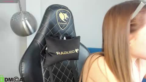 elsa_carterr online show from December 3, 9:32 am