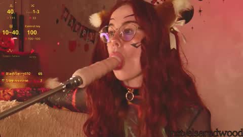 ElsaRedwood online show from October 31, 3:34 pm