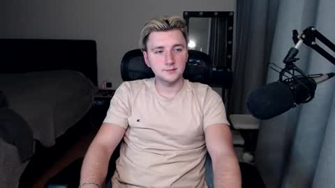 Elvin Vaenight online show from November 2, 10:54 pm