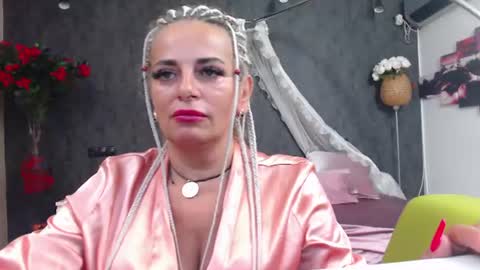 elviramilf online show from August 3, 9:04 am