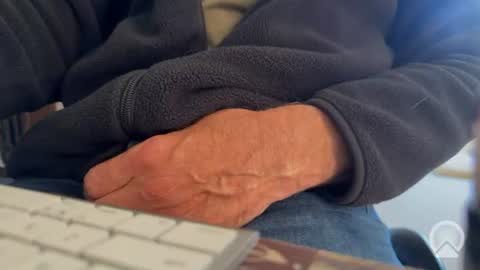 Elvis online show from July 25, 4:49 pm