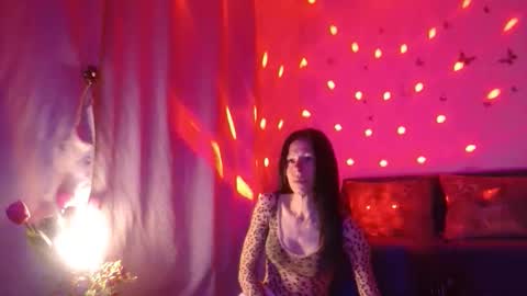 Elisa online show from May 4, 6:36 pm