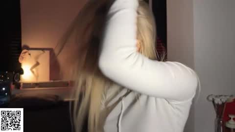 Elysia online show from December 14, 12:06 am