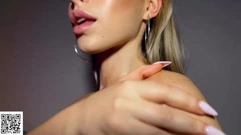 Elysia online show from October 22, 10:11 pm