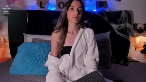 Ema online show from October 29, 9:15 pm