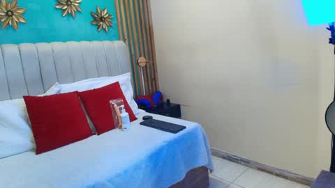 E M M A online show from April 5, 12:40 am