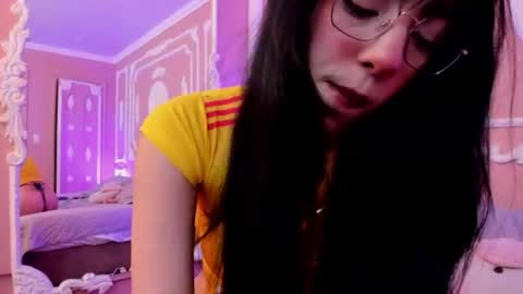 Emma online show from June 17, 3:33 am