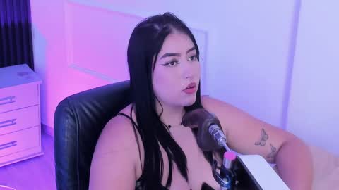 Ember Velvet online show from April 16, 9:50 pm