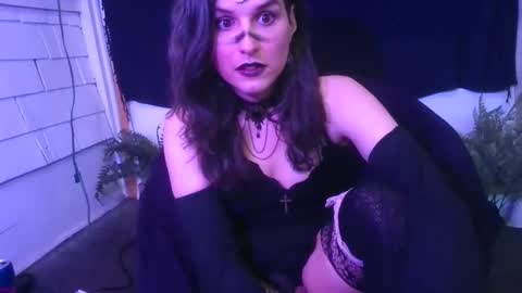 Ellie online show from December 30, 3:23 pm