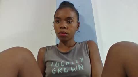 emelie473837 online show from April 3, 4:08 am