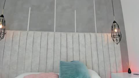 emelie_89 online show from November 23, 7:23 pm