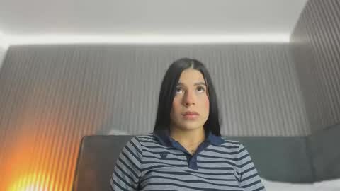 emelie_89 online show from December 5, 11:30 am