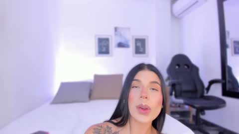 emelie_89 online show from September 29, 12:59 pm