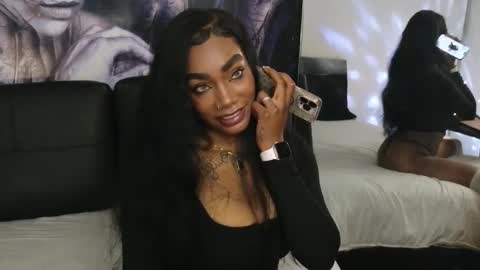 anyelii  online show from February 20, 1:16 am