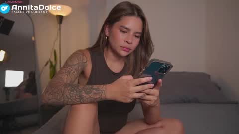 ana online show from December 17, 11:44 pm