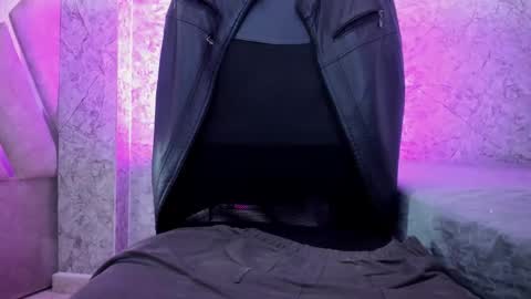 emely online show from December 19, 8:54 am