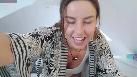 just me online show from February 19, 11:42 am