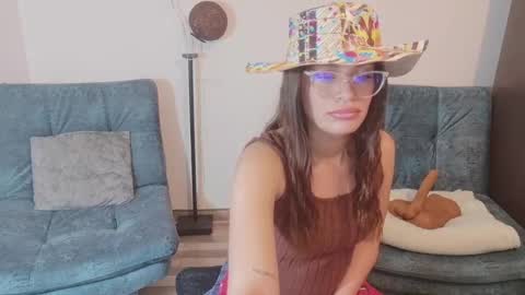 Snapshot of emerald_sparkles chatting on October 9, 4:51 am sabrina online show from October 9, 4:51 am