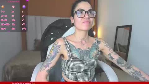 Esmeralda online show from February 17, 11:15 pm