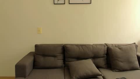 emi_royse online show from November 14, 5:15 pm