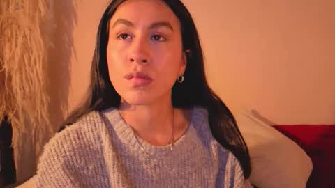 Emilia Gomez online show from January 8, 5:30 pm