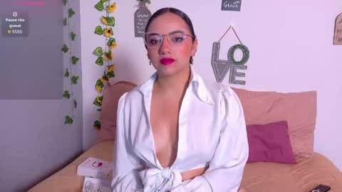 Emily online show from April 14, 12:08 pm