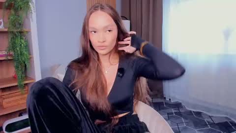 i am Emiko BTW online show from July 12, 9:45 am