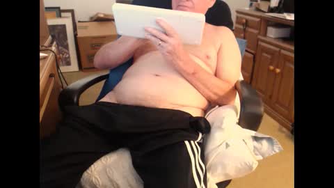 Snapshot of emil_karpo chatting on February 10, 4:04 pm Terrance1st online show from February 10, 4:04 pm