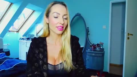 Emila online show from January 15, 9:45 am