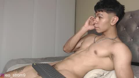 emile_239 online show from February 28, 3:59 am