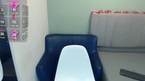 Emilee online show from September 18, 1:04 pm