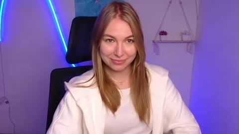 Emilia online show from October 10, 11:16 am