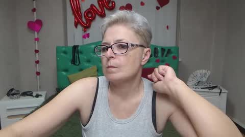 EmiliaGree online show from October 14, 5:38 pm