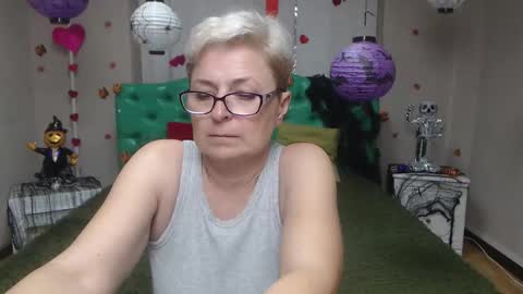 EmiliaGree online show from October 31, 7:25 pm