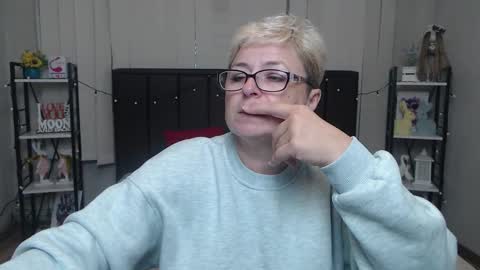 EmiliaGree online show from October 10, 5:35 am