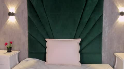 Emilie online show from March 26, 11:48 am