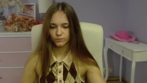 Snapshot of emilly_lust99 chatting on March 12, 7:57 am Emilly online show from March 12, 7:57 am